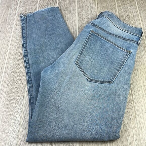 Gap True Skinny Ankle Jeans.  Distressed. 38R - Picture 1 of 9